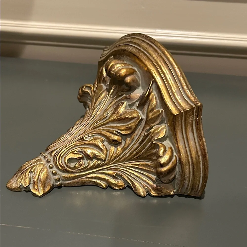 Elegant Gold Wall Decor Accent